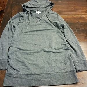 Liz Lange Matenrity sweatshirt